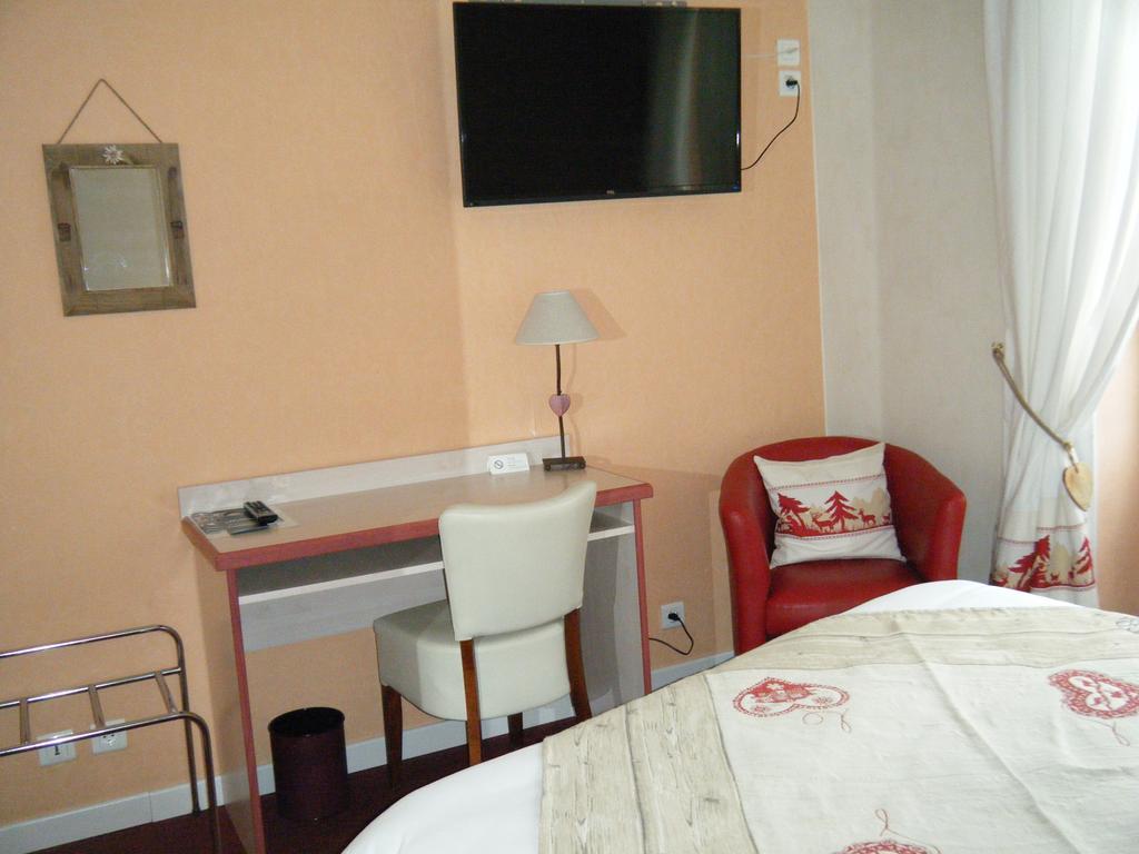 לונס-לה-סונייה Hotel Gambetta מראה חיצוני תמונה