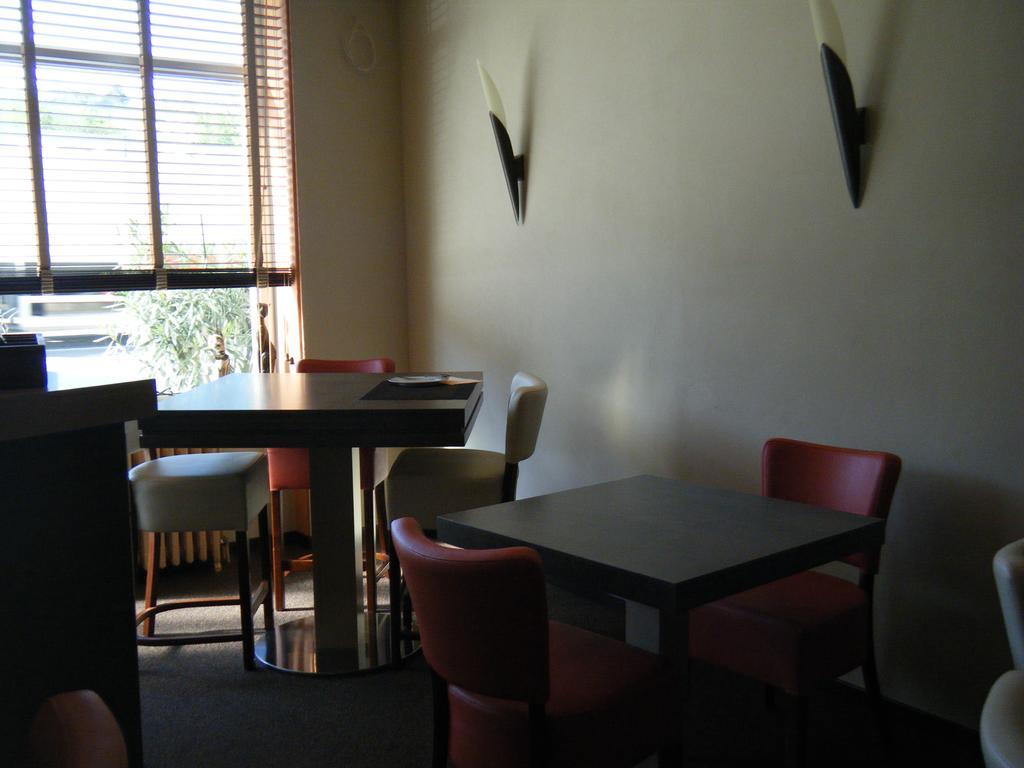 לונס-לה-סונייה Hotel Gambetta מראה חיצוני תמונה